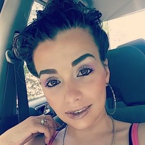 Meet your Posher, Nikki